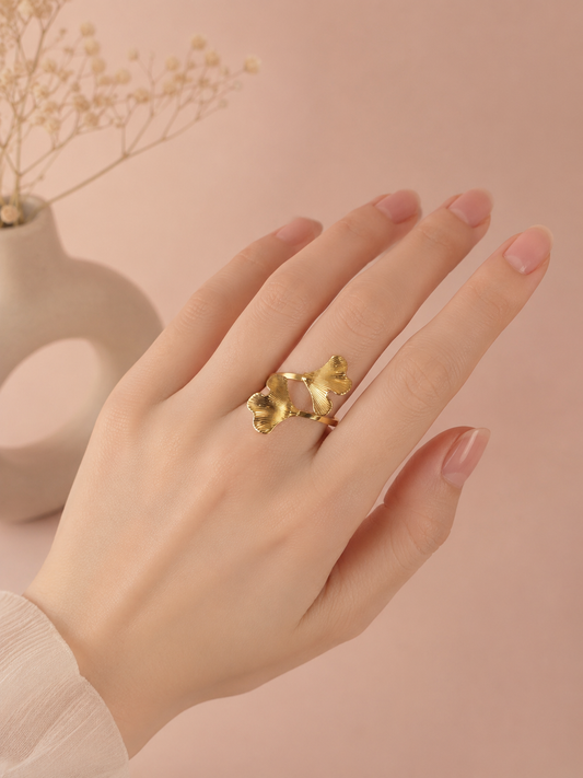 Bague ajustable dorée feuilles de ginkgo