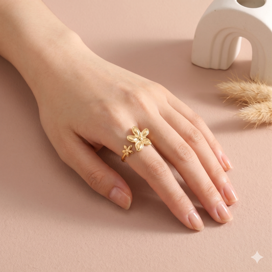 Bague ajustable dorée duo de fleurs