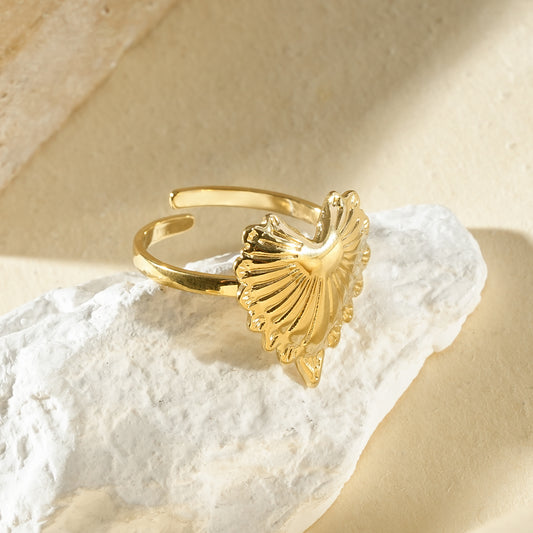 Bague dorée ajustable cœur sacrée et sculptée