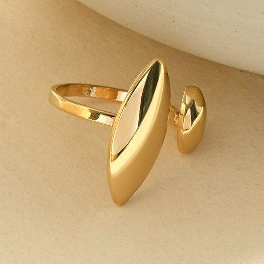 Bague dorée ajustable navette bombée