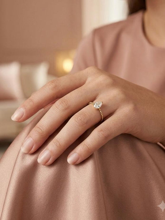 Bague ajustable à strass goutte "Larme de Sirène"