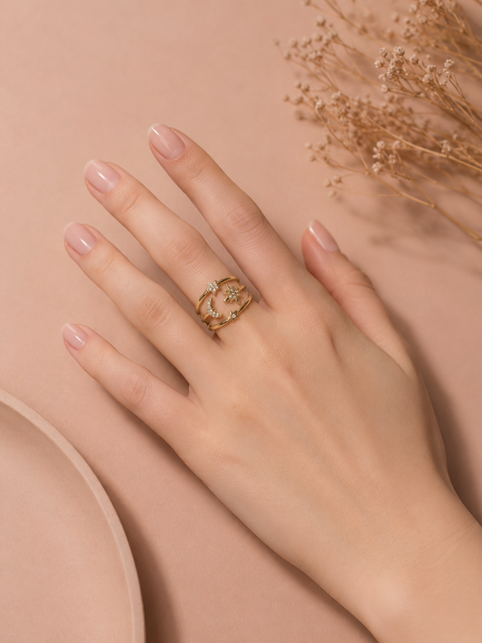 Bague ajustable lune et étoiles serties de strass