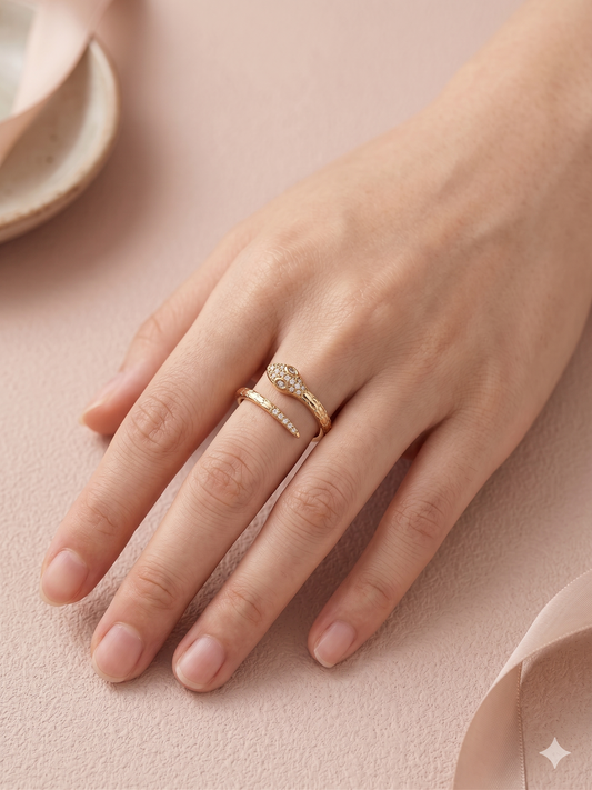 Bague ouverte à l'avant serpent détail strass