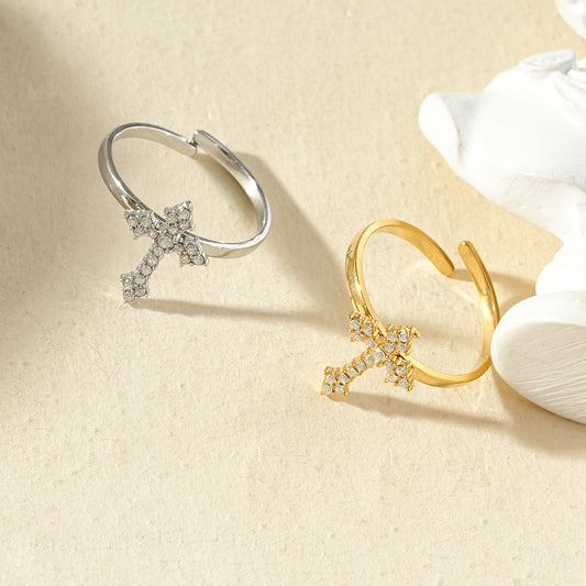 Bague ajustable croix royale strassée