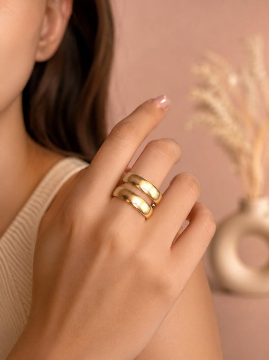 Bague ajustable double anneau enroulé doré brossé