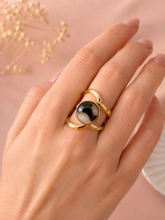Bague résine léopard ronde design organique doré