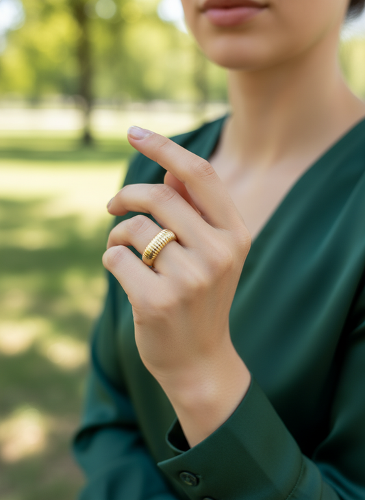 Bague anneau jonc strié design carré