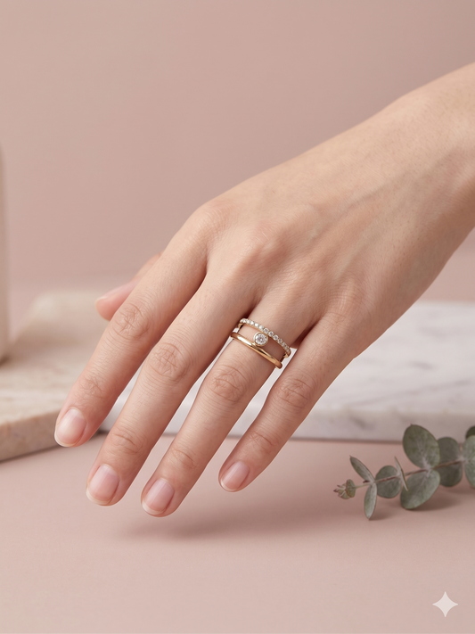 Bague ouverte strass central et double anneau