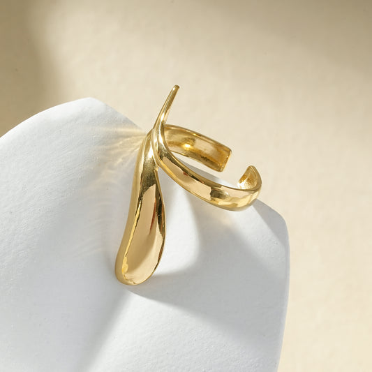 Bague ajustable effet vague asymétrique polie