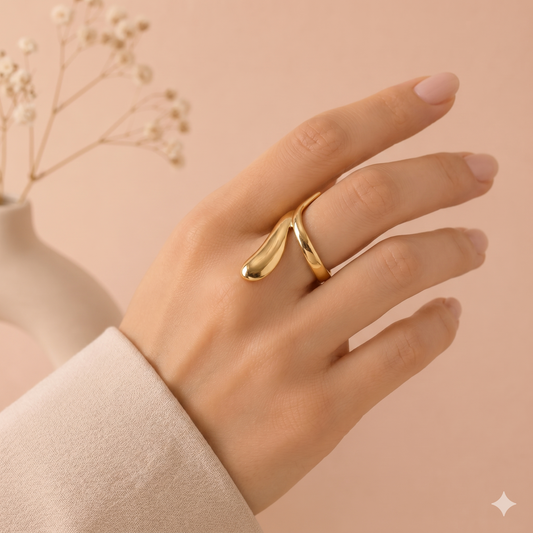 Bague ajustable effet vague asymétrique polie