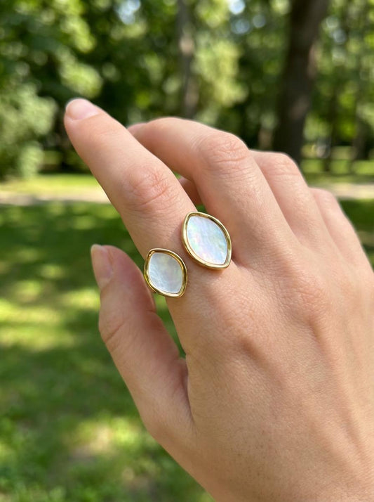 Bague ajustable double pierre nacrée forme goutte