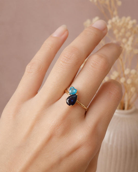 Bague fine goutte à strass colorés