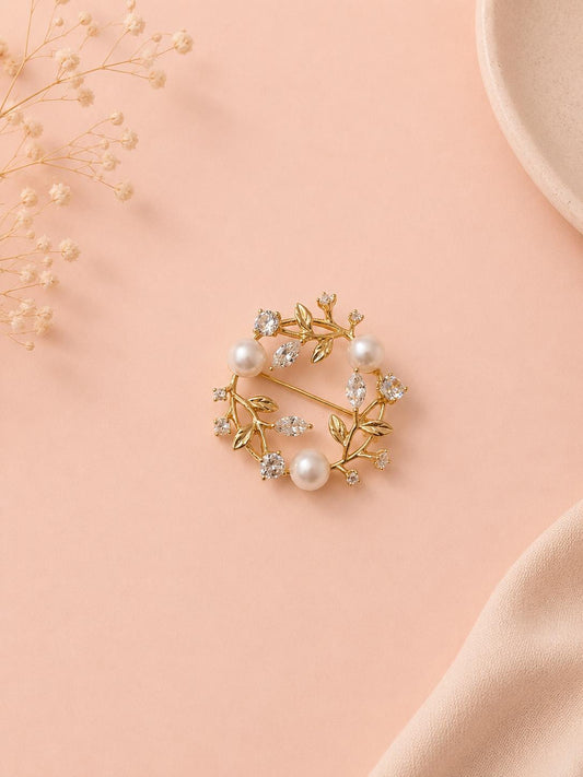 Broche couronne feuillage perles et zircons