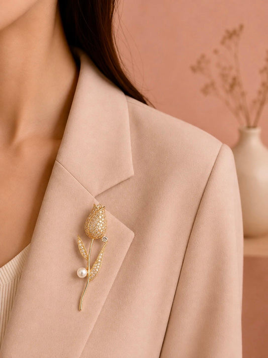 Broche tulipe pavée et perle