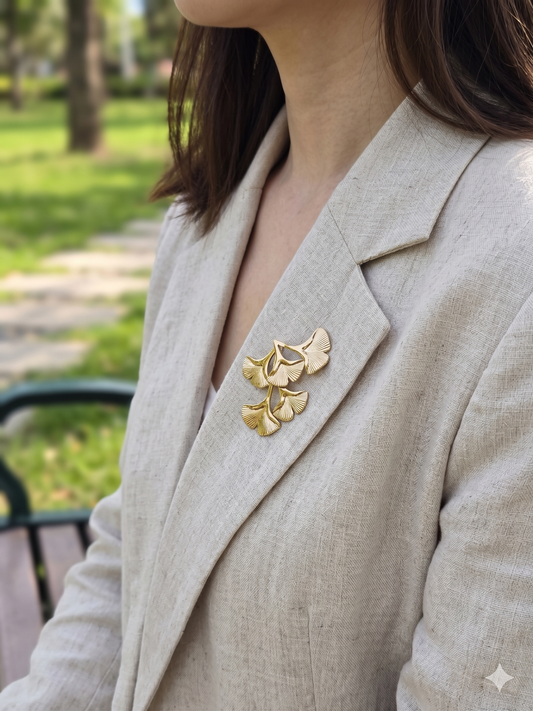 Broche dorée bouquet de feuilles Ginkgo
