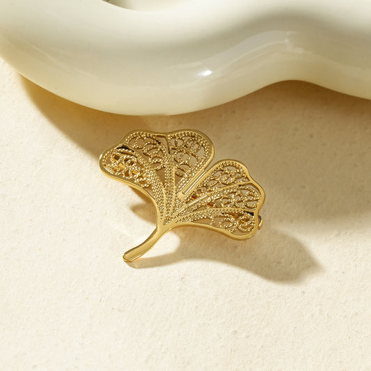 Broche dorée feuille Ginkgo filigrane
