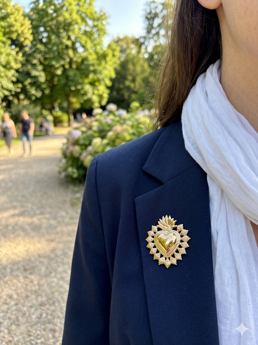 Broche dorée aimantée cœur sacré effet brillant