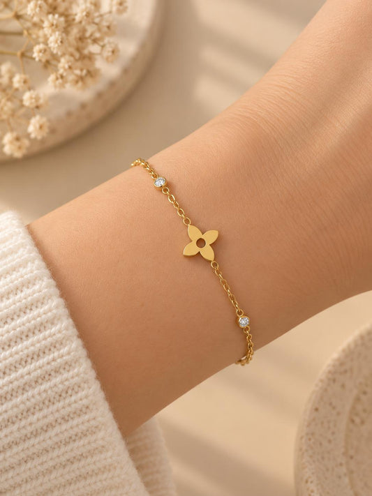 Bracelet triple fleur à pic et strass
