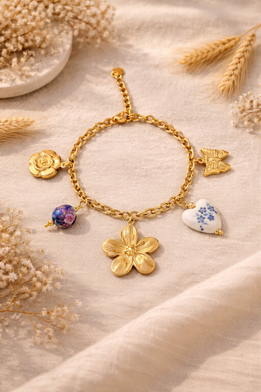 Bracelet doré à charms floraux et breloques en porcelaine