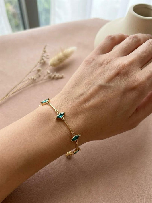 Bracelet chaîne maillons cristaux marquise