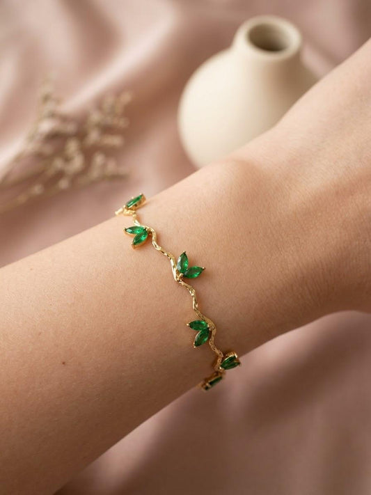 Bracelet chaîne vague feuilles serties