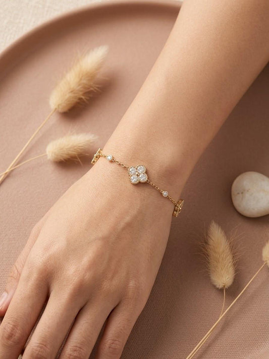 Bracelet chaîne trèfles sertis perlé