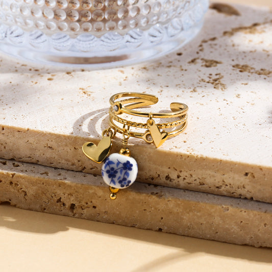 Bague dorée ajustable charms cœur et perles en porcelaine bleue