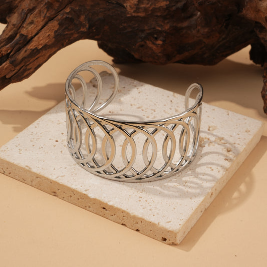 Bracelet manchette ouvert design géométrique