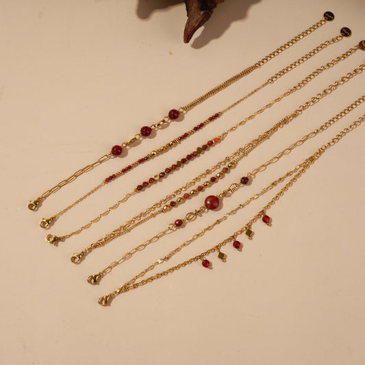 Lot de bracelets dorés pierres naturelles rouges