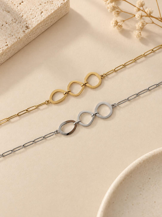 Bracelet chaîne fine trois grands maillons