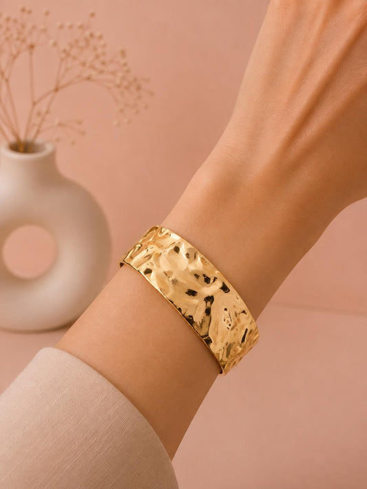 Bracelet jonc martelé large fermé