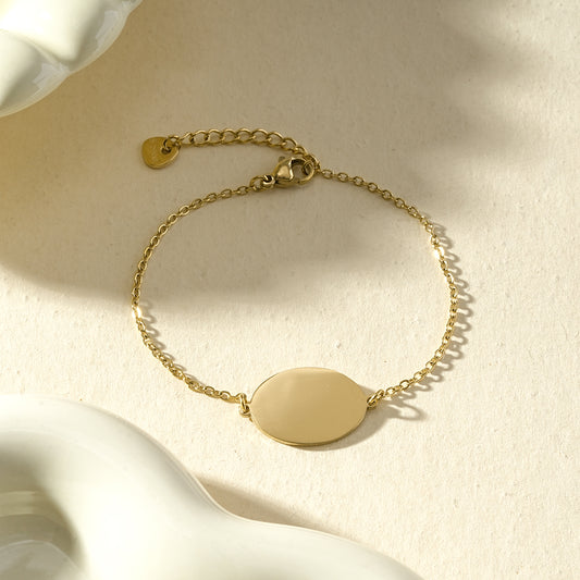 Bracelet chaîne fine médaillon ovale à graver