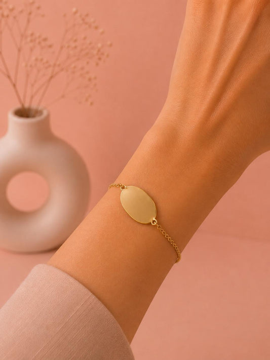 Bracelet chaîne fine médaillon ovale à graver