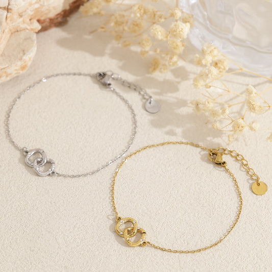 Bracelet chaîne fine maillons entremelés