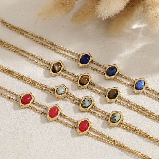 Bracelet doré avec triple pierre naturelle