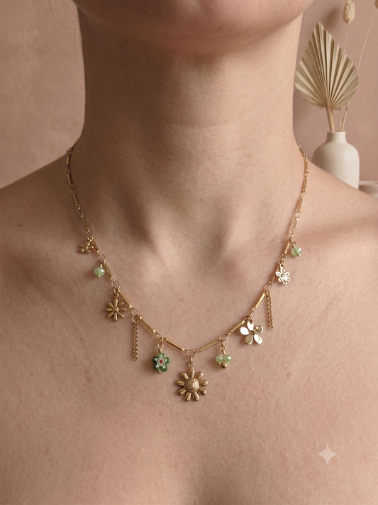 Collier doré fin à charms fleurs marguerites
