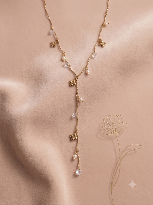Collier Y perles, cristaux et fleurs