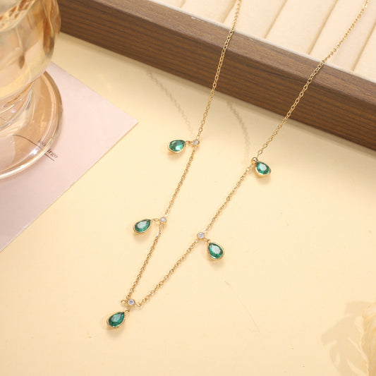 Collier ras du cou avec strass coloré pendant