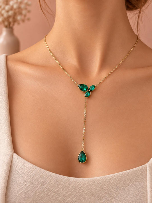 Collier fin en Y avec quadruplpe strass coloré