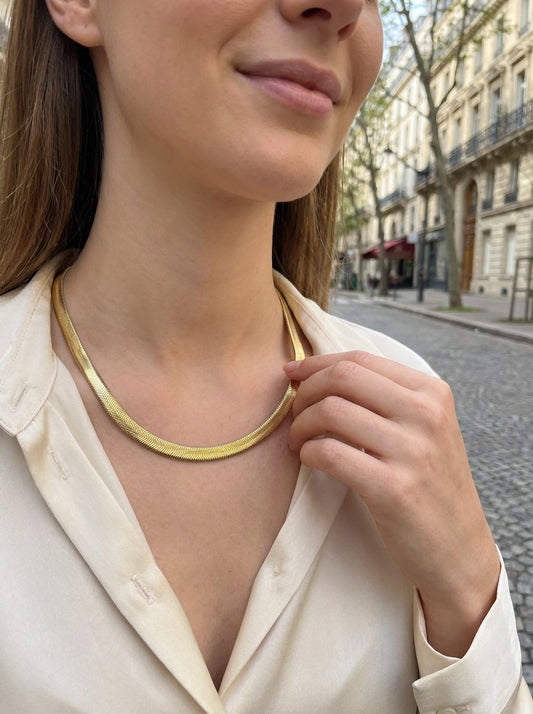 Collier chaîne serpent plate style intemporelle