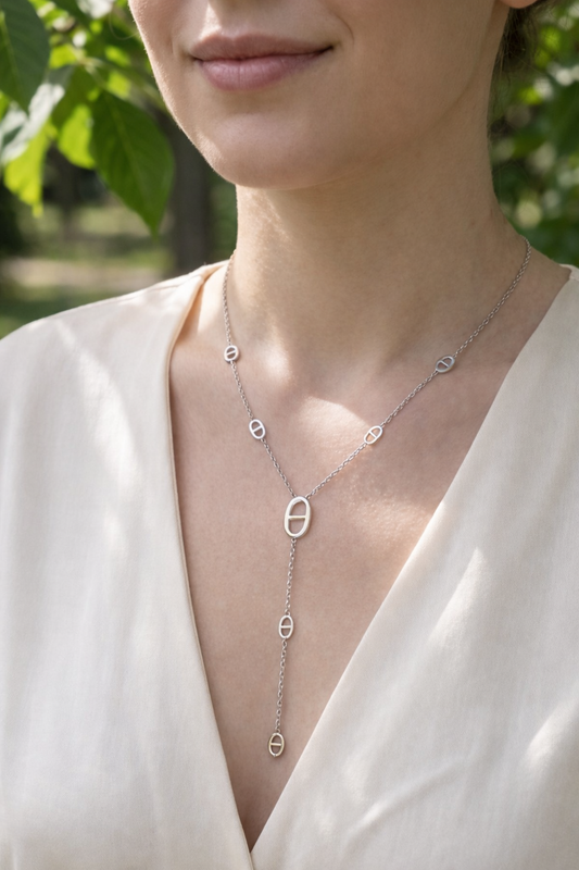Collier en Y à motifs ovales ajourés