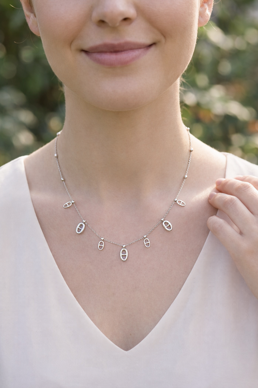 Collier à petits ovales ajourés