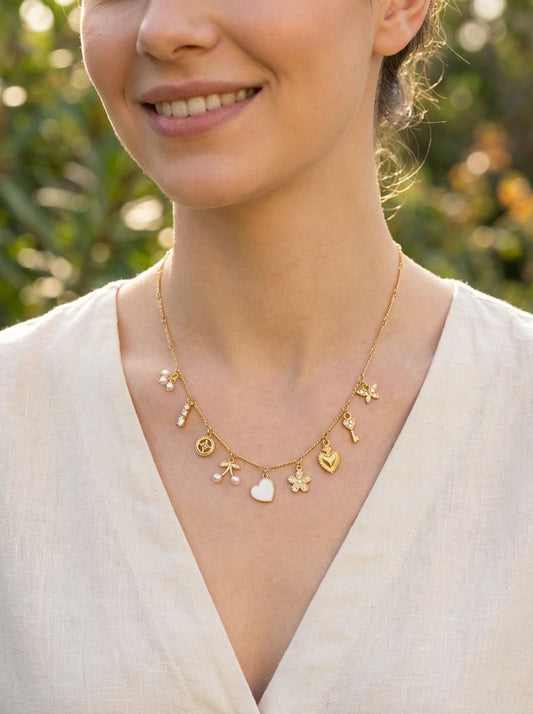 Collier à breloques cœur et charms porte bonheur