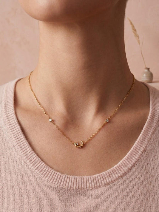Collier chaîne fine lune sertie