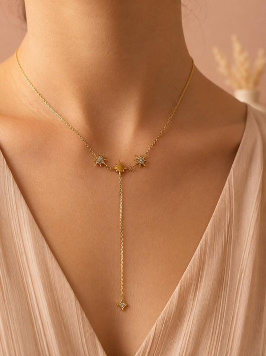 Collier chaîne fine triple étoiles serties en Y