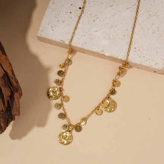 Collier doré pastilles martelées