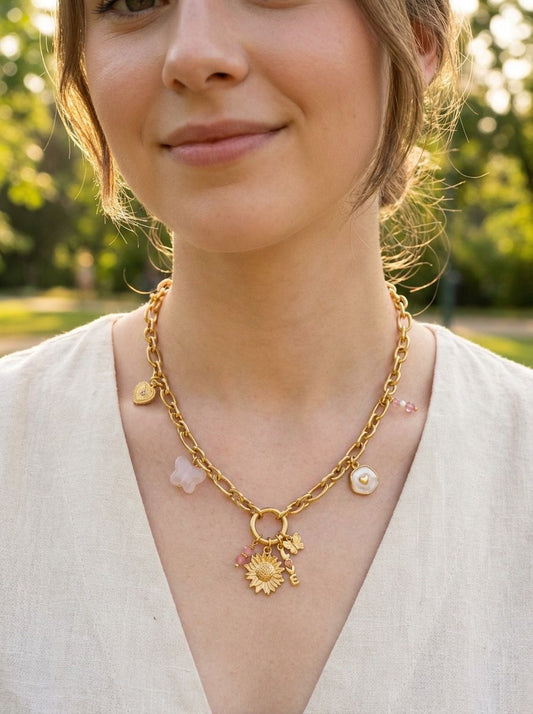 Collier à charms soleil et lettres LOVE