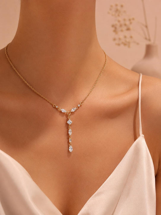 Collier chaîne fine pendentif serti