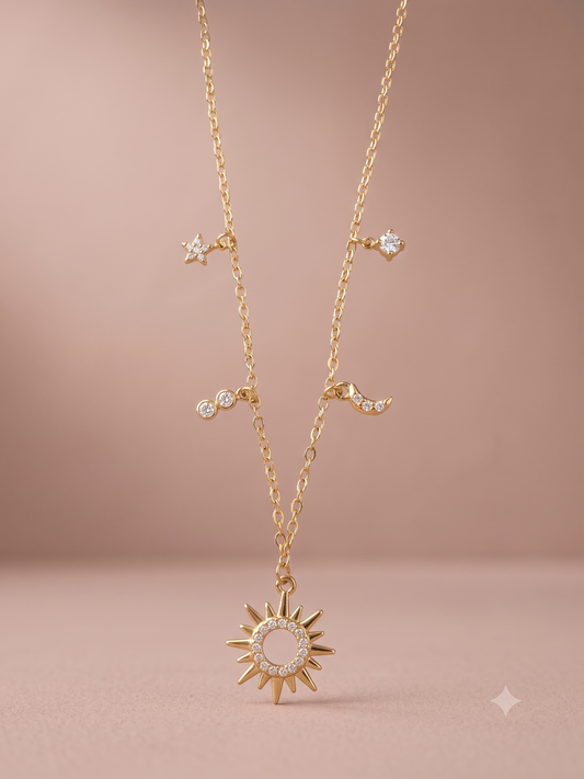 Collier soleil et breloques serties