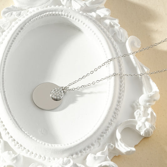 Collier médaillon rond à graver et pastille sertie
